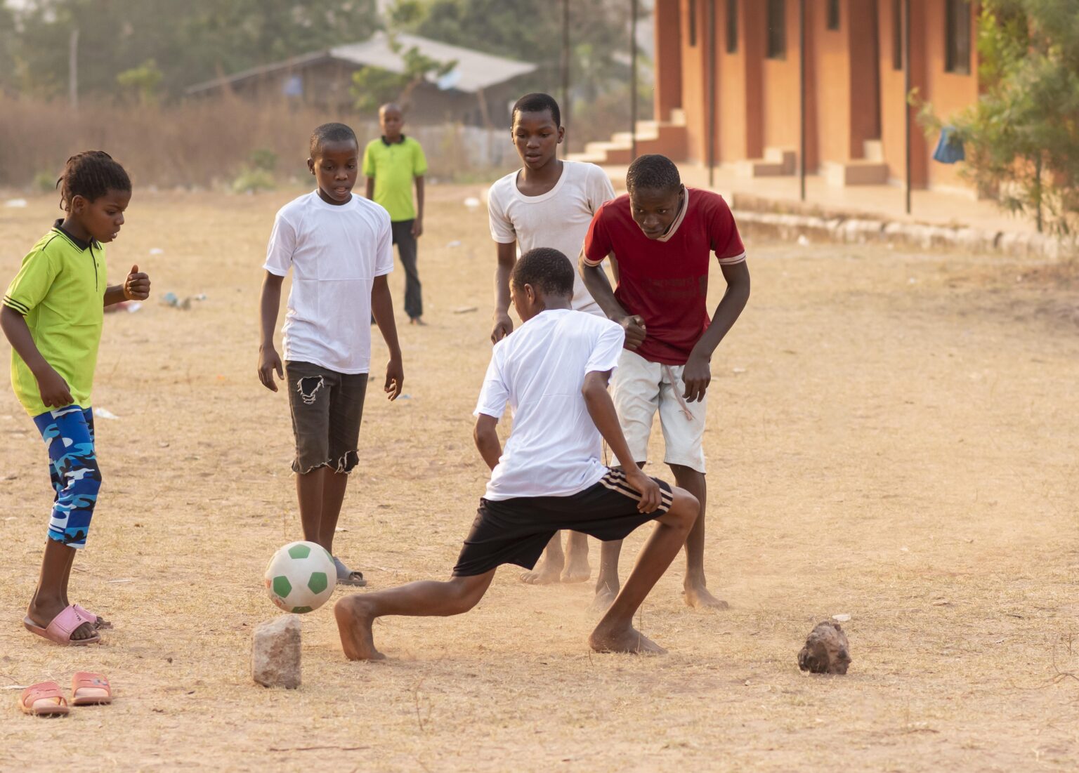 childrens-playing-football